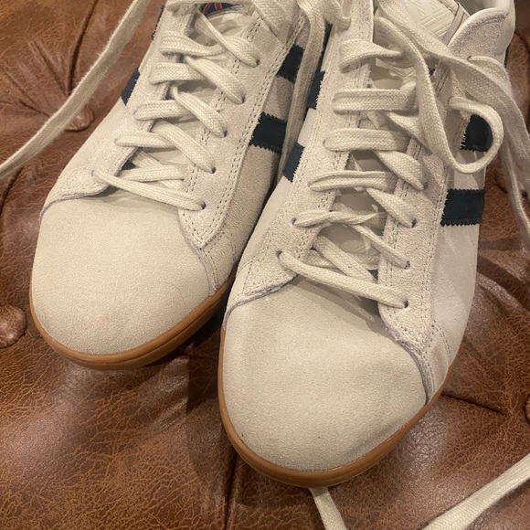 Gola.   Men’s 8 women’s 10.  Suede - Picture 3 of 4